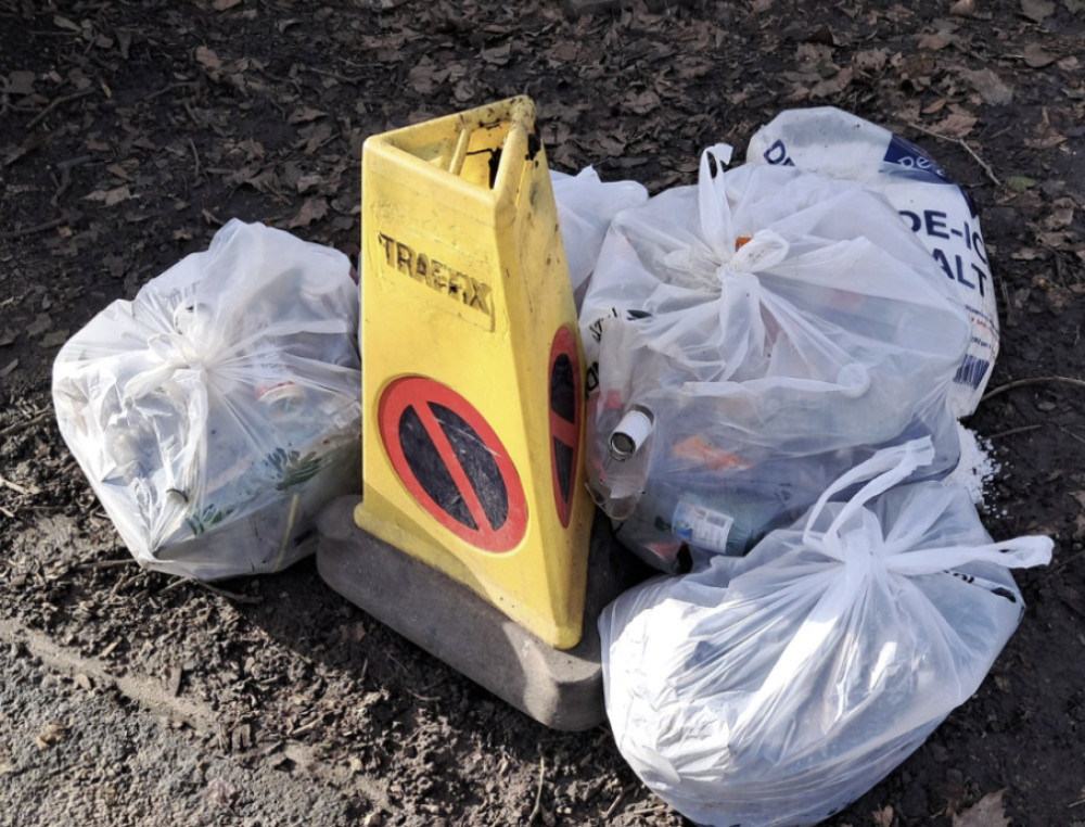 Leam Trash Friends seeks local business support for a town clean-up on Friday, 24 April (image via Leam Trash Friends)