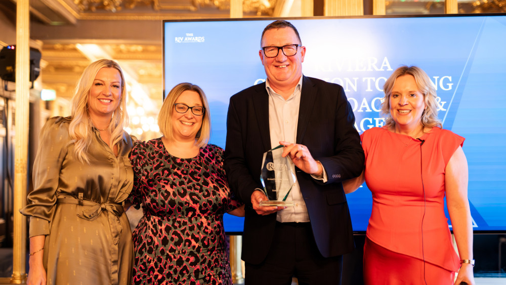 RIchard Slater receiving his award at the 2026 Riv Awards (Credit: Riv Awards)