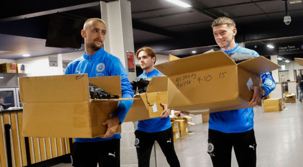 Stockport County has delivered 7,000 free PE kits to primary school children across Stockport (Image - Stockport County)