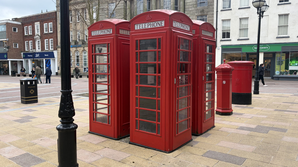 The objects have been listed for over 40 years (image via Livia Gregor)