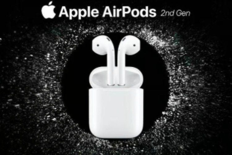 Apple AirPods 2nd Gen with Lightning Charging Case and 1m Cable