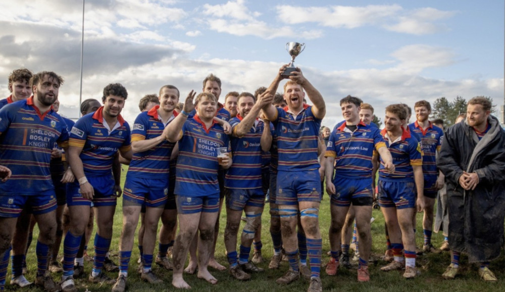 Diane and Leamington Rugby Club raised £418 for The Myton Hospices in memory of Diane's late partner Peter Gray (image via Myton Hospice) 