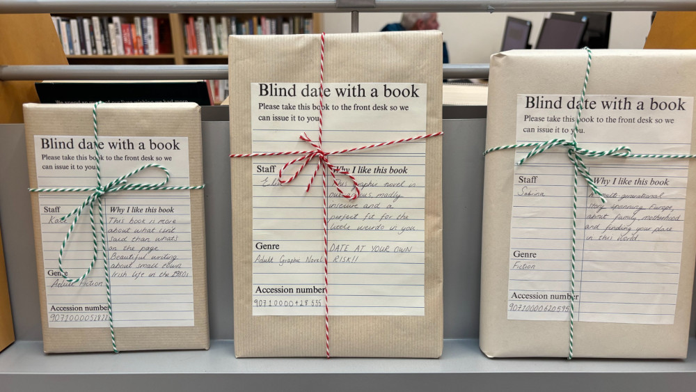 Twickenham Library's 'Blind Date With a Book' shelf (credit: RichmondLibs/X).