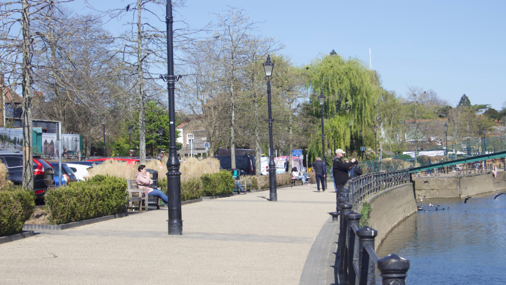 From walks along the riverside to a visit to Kew Gardens, find out what are the best activities to do as the weather gets warmer in town (credit: Nub News).
