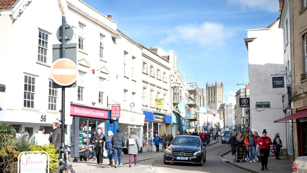 Wells residents discuss revitalising the high street. Key issues include parking fees, business rates, and supporting local firms to make the area appealing.