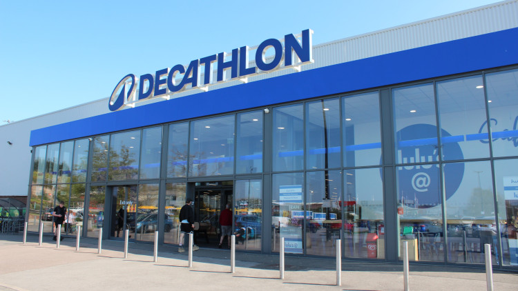 Here are five jobs available around Stockport as of 11 April, in sectors such as sales, hospitality, and more (Image - Nub News)