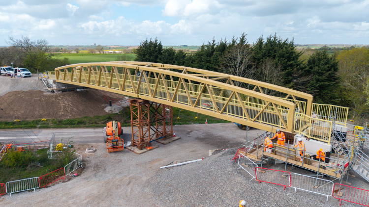 The bridge will connect the Offchurch Greenway in Warwickshire to Route 41 (image via HS2)