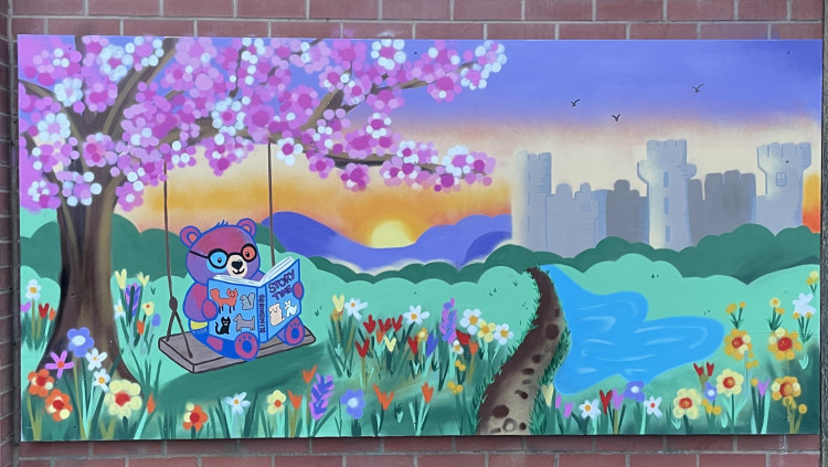 The new mural has been unveiled at Pageant Garden (image via Warwickshire County Council)