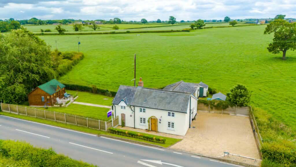 The historic three-bedroom Georgian cottage on Whitchurch Road, Audlem (Photo: James Du Pavey).
