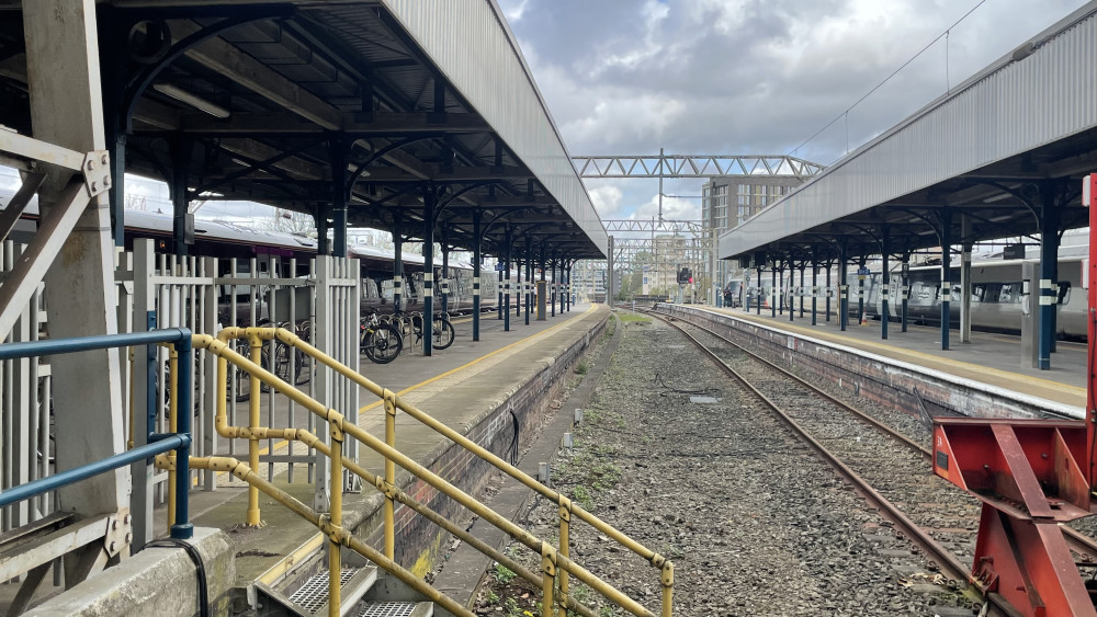 Rail passengers through Stockport are facing 'major' disruption until 2pm due to damage to the overhead wires at Manchester Piccadilly (Image - Nub News)