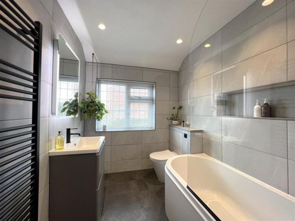 Family bathroom (Credit: Stephenson Browne)