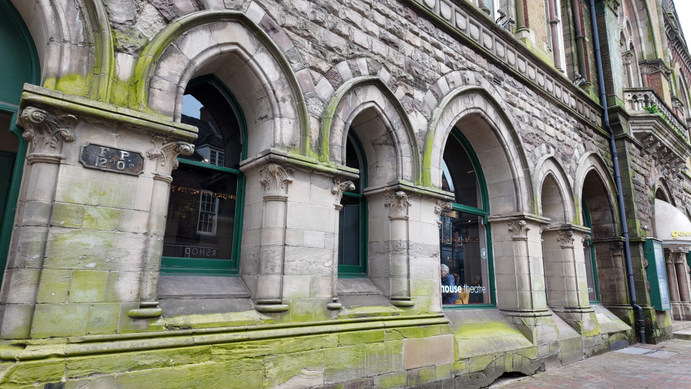 Are  you looking for a new job? (image via Livia Gregor)