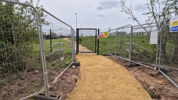 The new path to Kenilworth School has opened (image via Kenilworth Lib Dems)