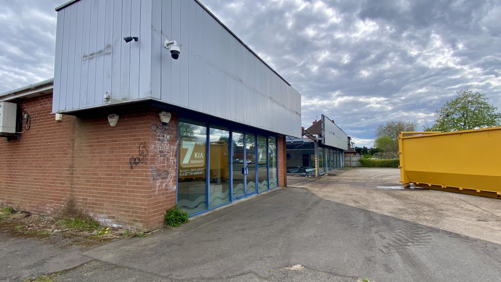 The former Kia showroom on Stratford Road is being redeveloped (image by Nub News)