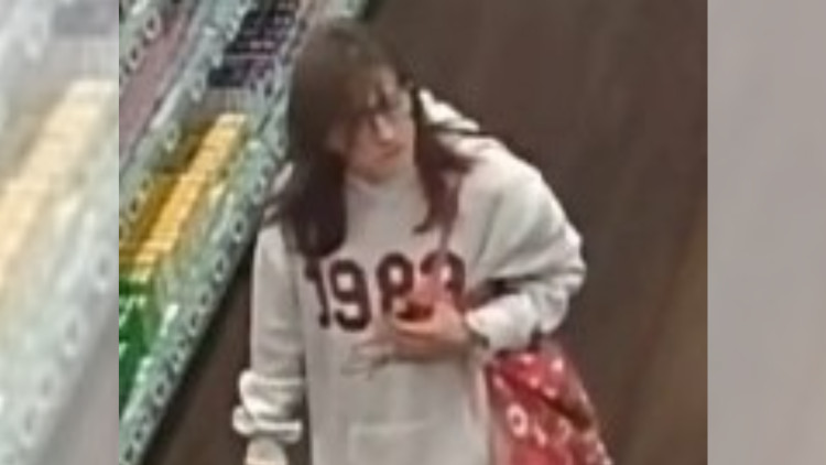 Police would like to speak with the woman pictured as they believe she will be able to assist with enquiries (Image - GMP)