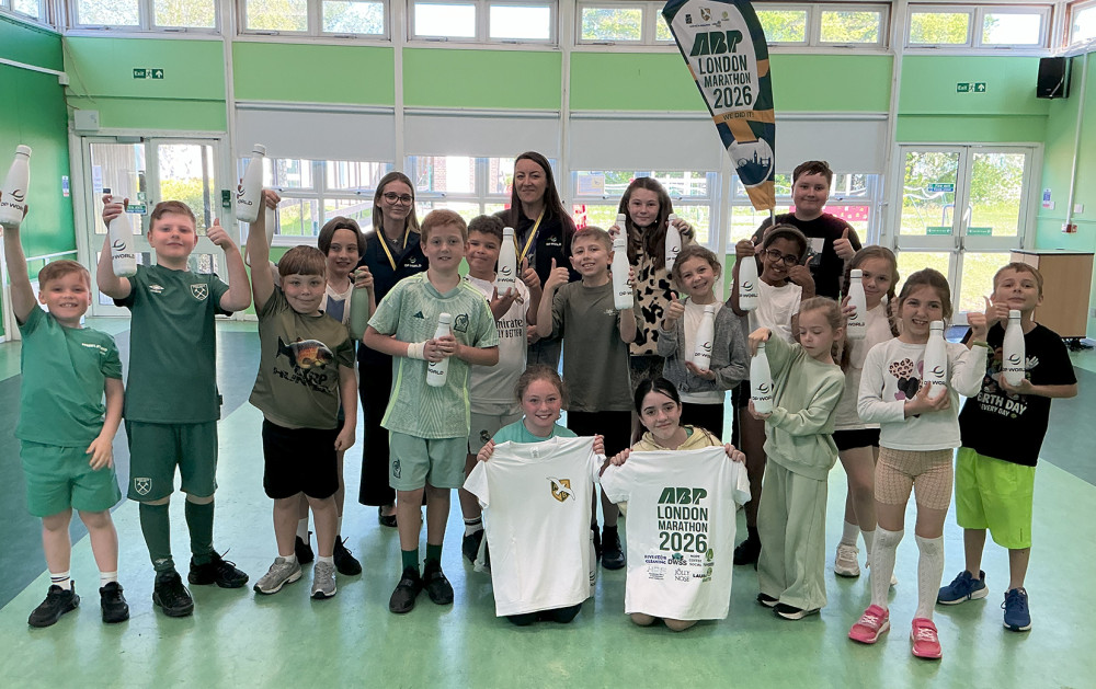 A team from DP World met up with the youngsters at Arthur Buglar school this week. 