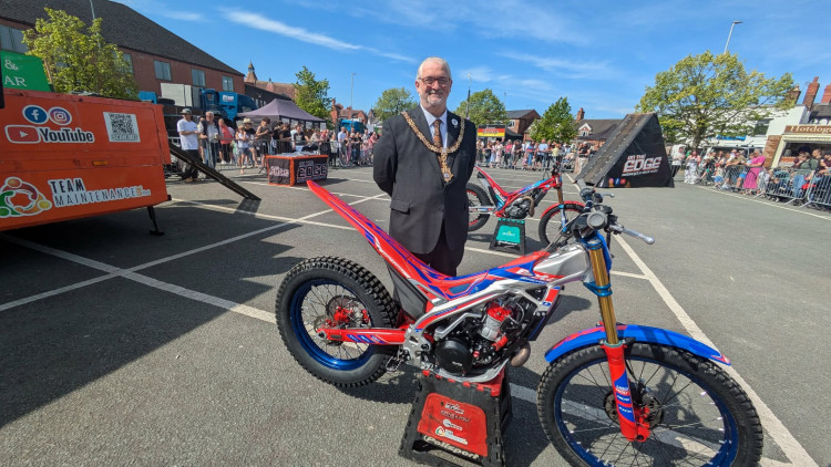 Mayor Councillor John Arnold officially opened the two-day festival yesterday (Saturday).  (Photo: Nub News)