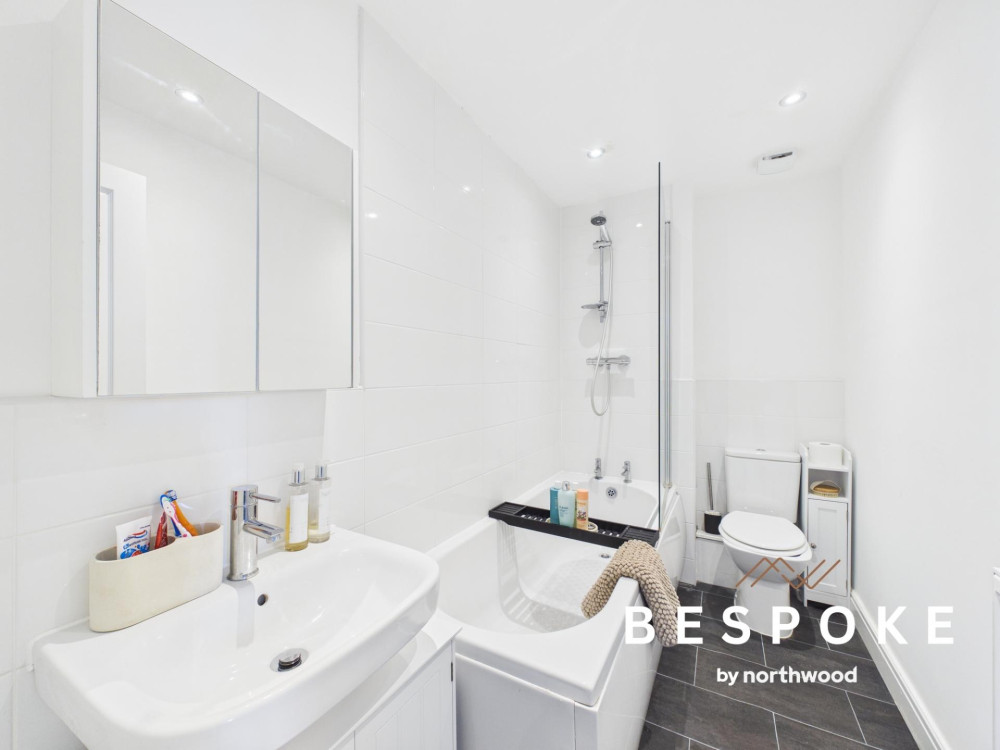 Family bathroom (Credit: Bespoke by Northwood)