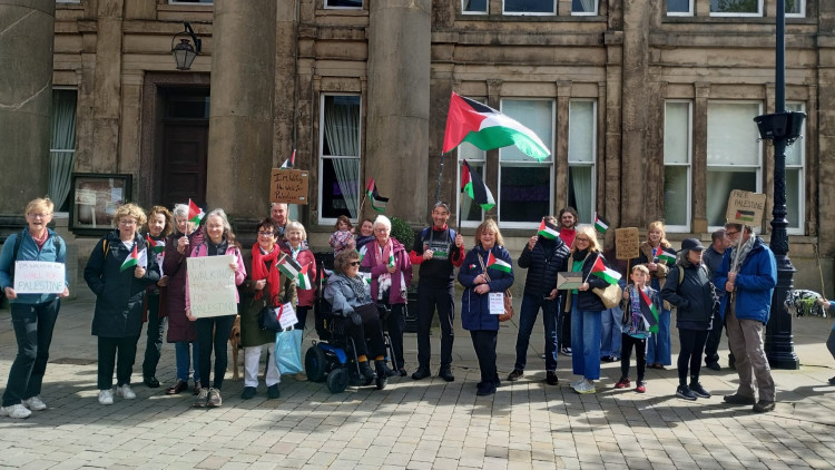Macclesfield campaigners 'Walked the Wall' for Palestine (Credit: Supplied)