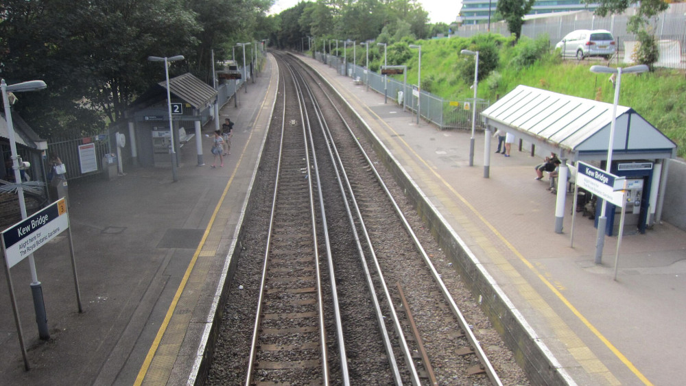 Kew Bridge station pictured in 2016 (credit: Dr. British12 via Wikimedia Commons).