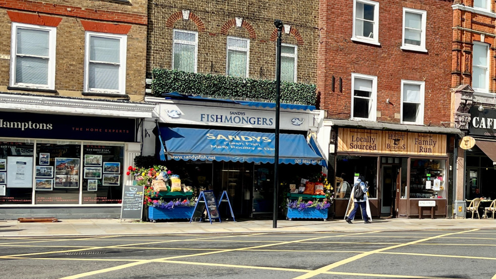Moxon's Fishmongers will succeed Sandys on King Street, Twickenham this summer (credit: Nub News).