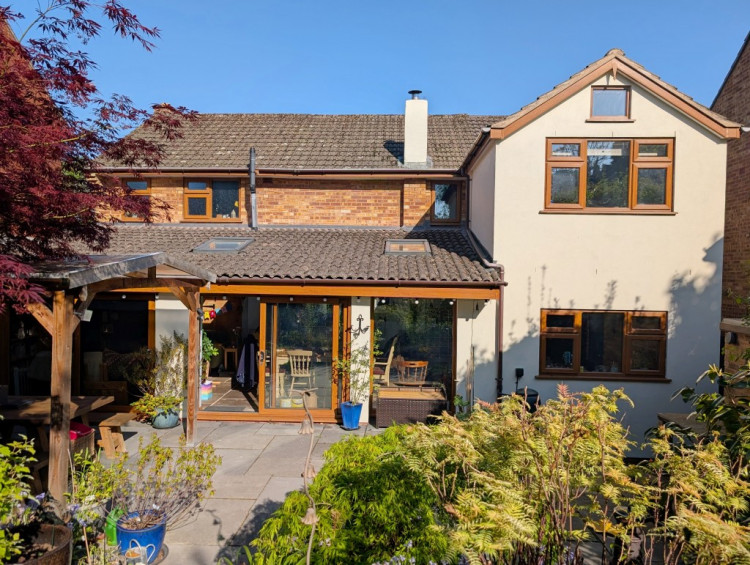 Our property for this week comes courtesy of our exclusive property sponsor Julie Philpot Residential