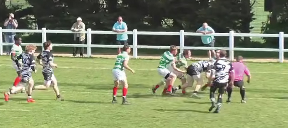 Jake Barrand forces his way over for Thurrock's try early in the second half. 