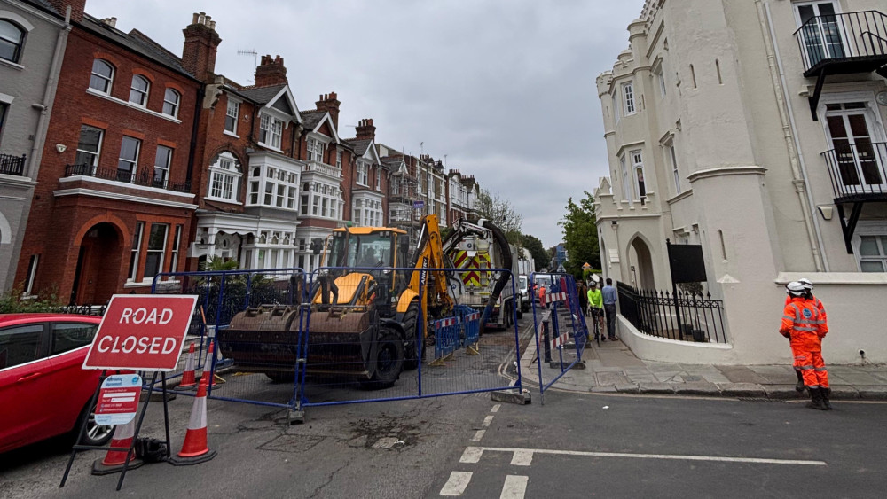 Thames Water engineers at Richmond Hill on Monday, 4 May (credit: no_context_richmond/ Instagram).