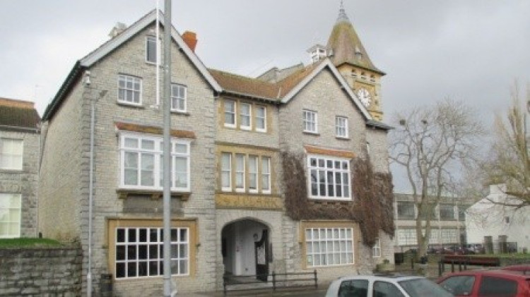 Street, Shepton Mallet and Wells jobseekers have a fresh crop of roles to browse, from schools and shops to kitchens, warehouses and The Newt.