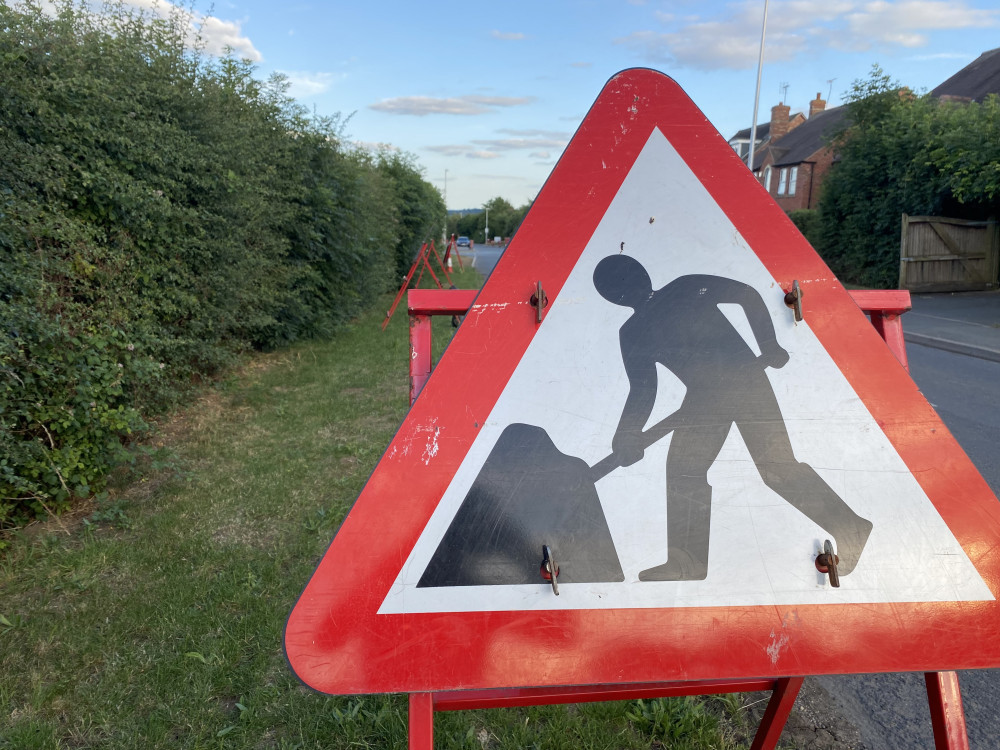 The lights on Stoneleigh Road have been extended until May 15 (image by Nub News)
