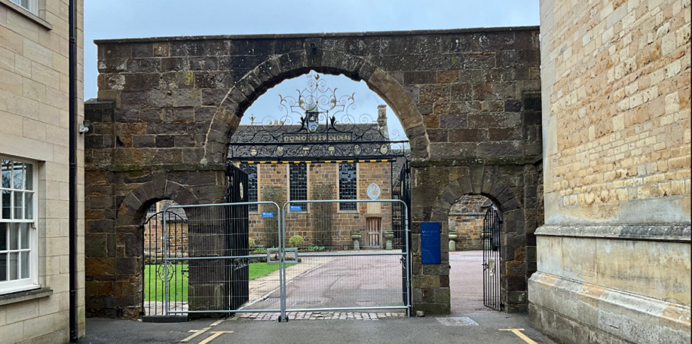 The gates at Uppingham School need repairing (image via planning application)