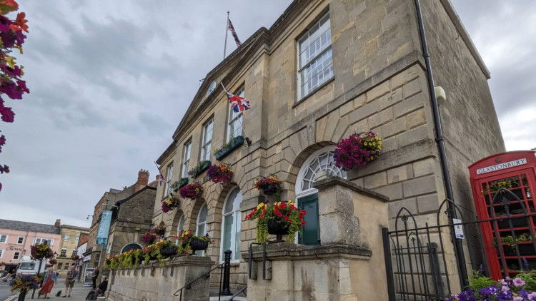  Glastonbury elects Zoe Price as mayor for 2026