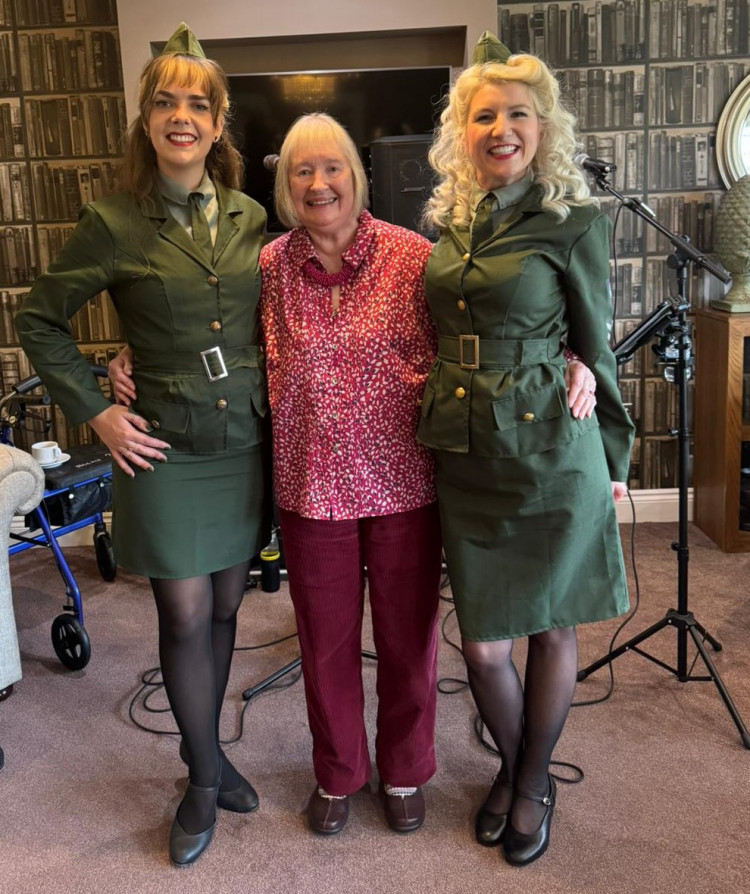 Crandon Springs Care Home resident Lisa enjoyed singing along with the D Day Dollies at the concert to commemorate VE Day.