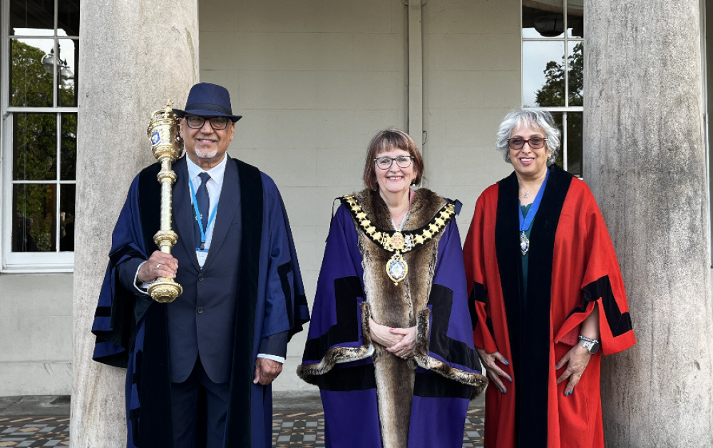 Mayors’ Chauffeur and Macebearer, Dave Rai  Rourke (left) with newly elected Mayor Cllr Sarah Boad (middle) and Deputy Mayor Cllr Savita Lekhi (right) (image via Nub News) 
