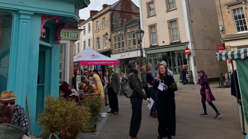  Shepton Mallet Town Council will host a Volunteering Week stall at the Friday Market on Friday, 5 June, from 8.30 am to 1 pm. (Photo: Shepton Mallet Friday Market) 
