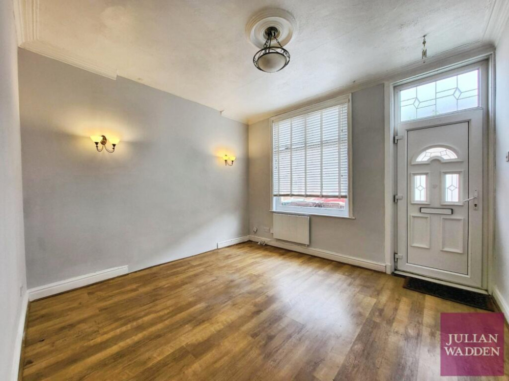 Our friends and sponsors at Julian Wadden present their letting of the week - this cosy Shaw Heath terrace with two bedrooms (Image - Julian Wadden)