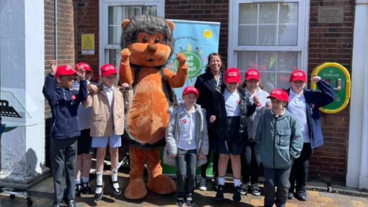 Youngsters helped get the scgheme underway in Tilbury