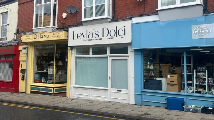 Signs for Leyla's Dolci have gone up on Chestergate in Macclesfield (Credit: Nub News)
