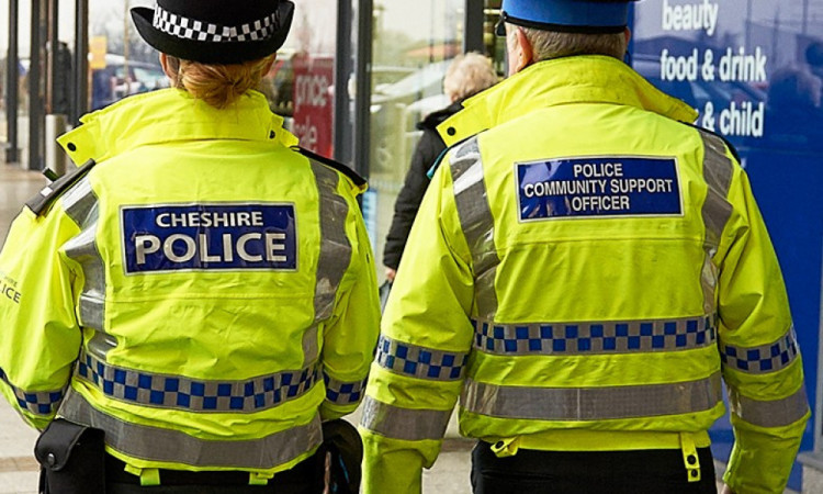 Police are appealing for witnesses to an assault in Macclesfield town centre which took place on Monday 20 April (Image - Cheshire Police)