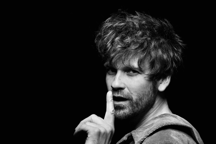 Former Guillemots frontman, Fyfe Dangerfield, is returning to Nantwich's Granary Arts Cafe on Saturday 6 June (Photo: Moth Events).
