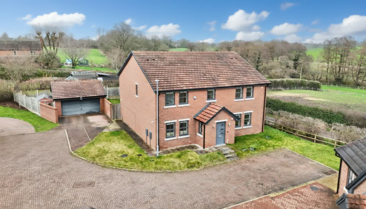 The five-bedroom detached home on Village View Close, Audlem (Photo: James Du Pavey).