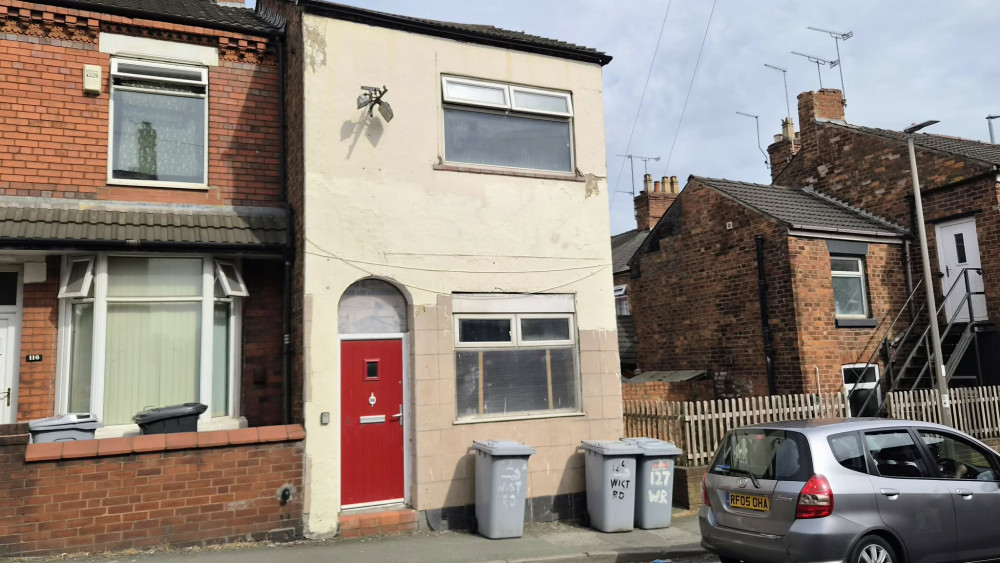 Plans been been put forward to to convert the old Happy Days, Flag Lane, back into a flat, over a decade after it closed (Photo: Ryan Parker).