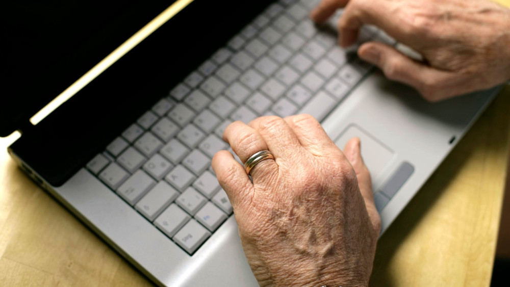 People should watch out for emails that seem suspicious (image via Boom Photography on Pexels)