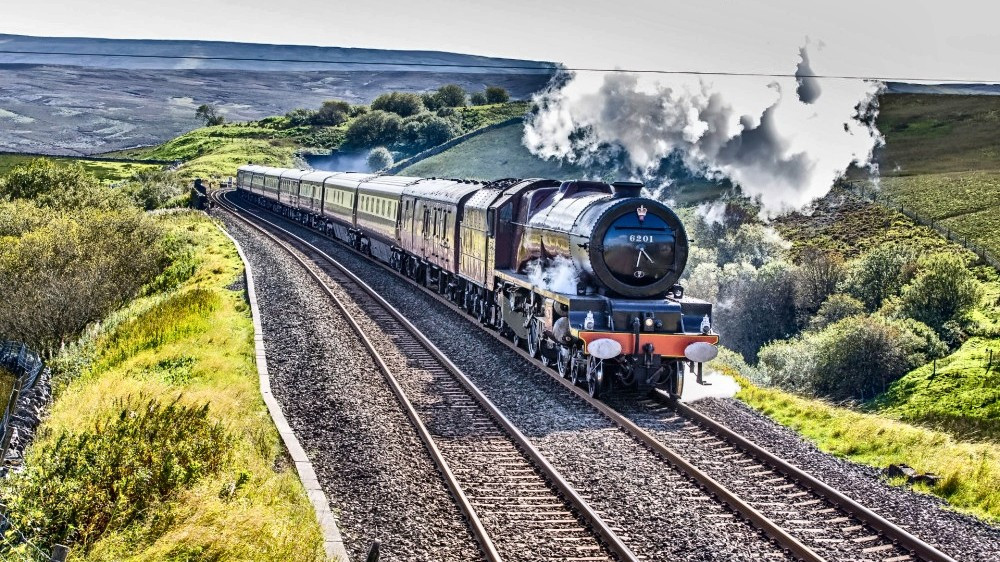 Crewe Station will resemble a fashion show on 18 June, when the Northern Belle takes passengers to Royal Ascot's Ladies Day (Photo: Supplied).
