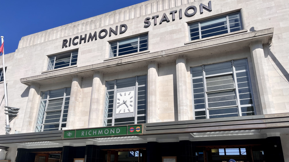 Richmond Council's review hopes to increase the frequency of buses and trains in the borough, including bringing a night service to the District line (credit: Nub News).
