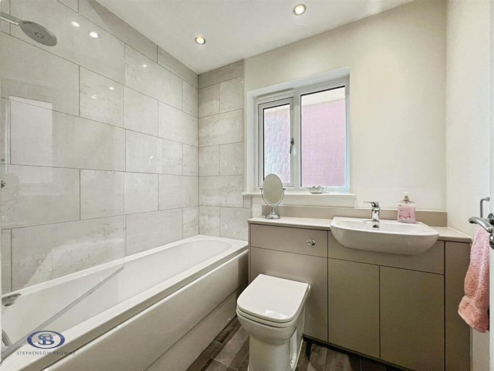 Bathroom (Credit: Stephenson Browne)