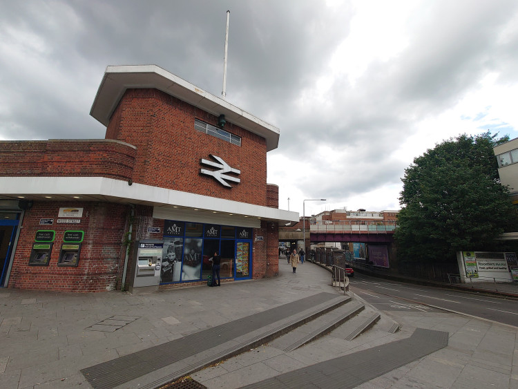 All South Western Railway (SWR) train services from Kingston stations towards London Waterloo are currently blocked (Credit: Nub News)
