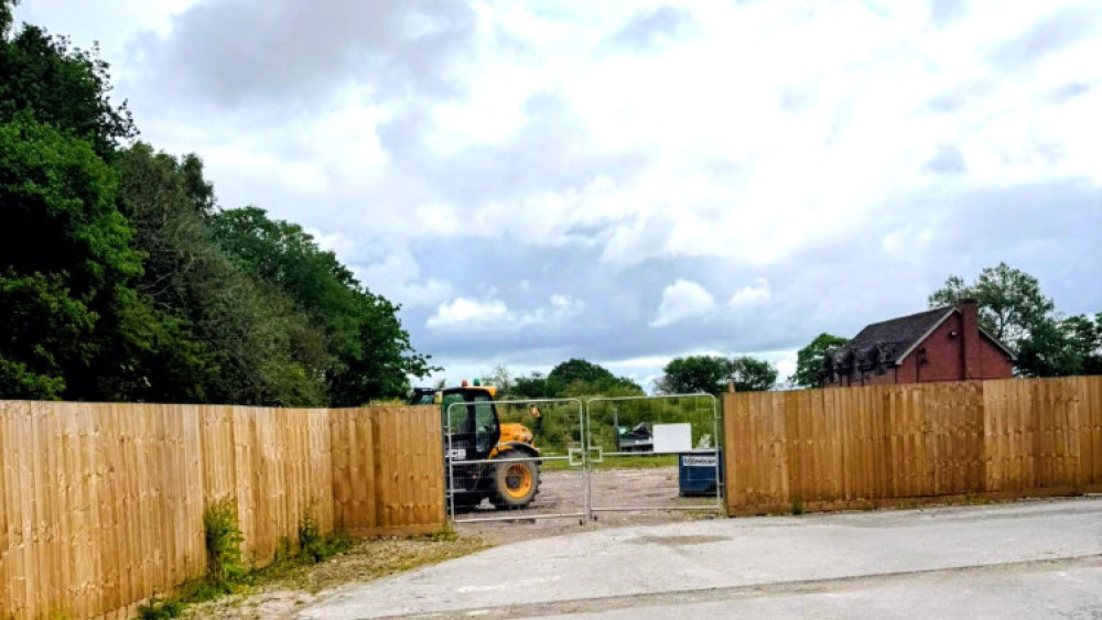 The proposal was to bulldoze buildings on a parcel of land at a former kennels at Birchwood House on Birch Lane to make way for eight homes (Photo: Nub News).