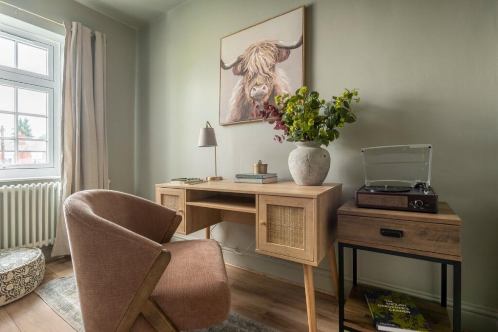Our friends and sponsors at Julian Wadden present their letting of the week - this 'exquisite' two-bedroom terraced house on Bramhall lane (Image - Julian Wadden)