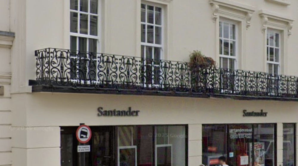 Santander seeks approval to refurbish its Leamington branch (image via Google) 